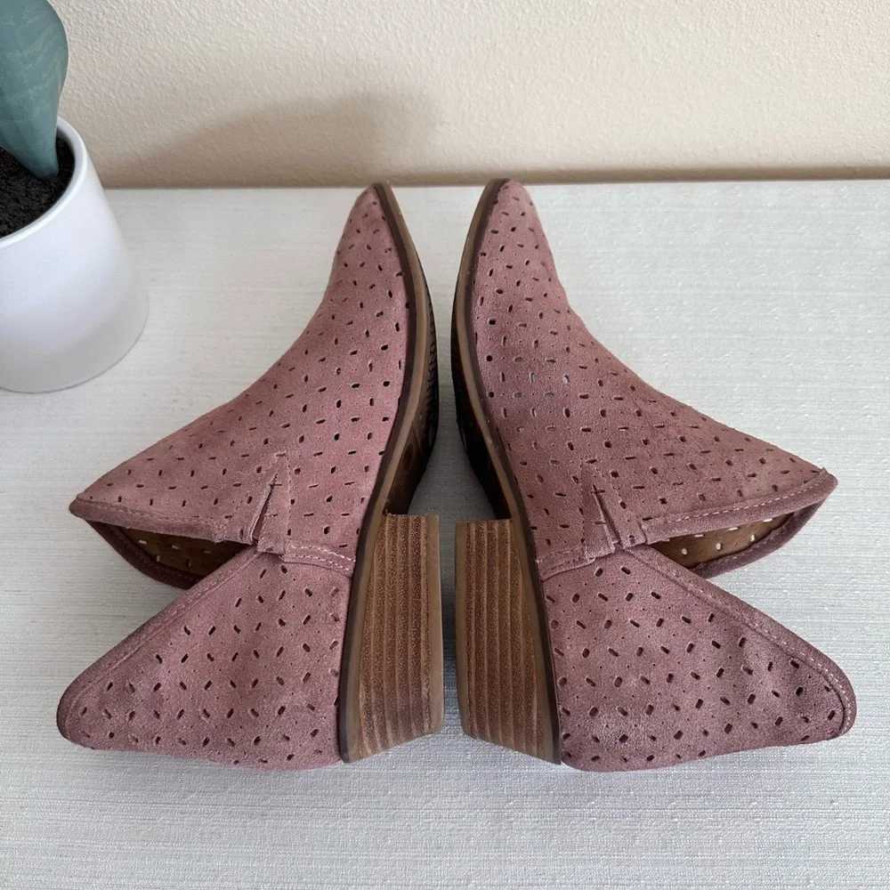 Lucky Brand Baley Mauve Perforated Casual Heeled Ankle Booties Women’s 10M - Picture 8 of 12